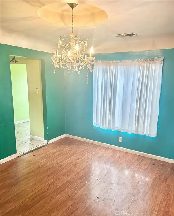 1543 W 79th ST, Los Angeles, CA 90047
