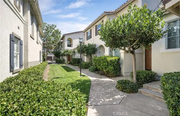 2405 Crescent Oak, Irvine, CA 92618