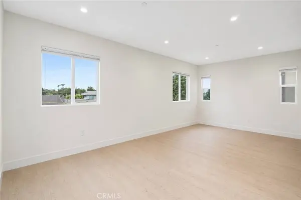16623 Lake AVE, Paramount, CA 90723