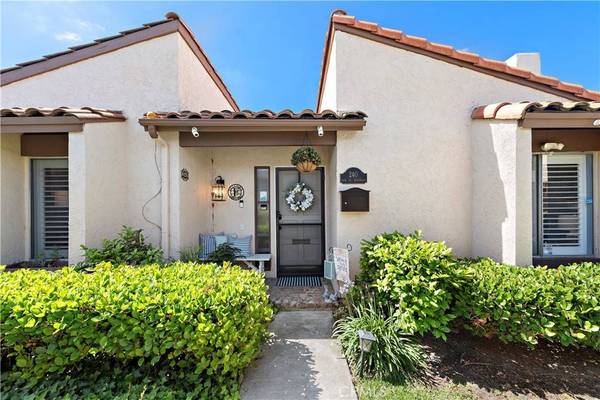 240 S Camino De Naranjas, Anaheim Hills, CA 92807