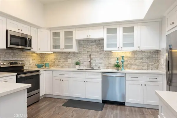 1221 Knollwood M4 47H, Seal Beach, CA 90740