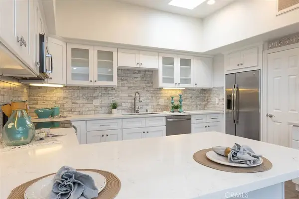 1221 Knollwood M4 47H, Seal Beach, CA 90740