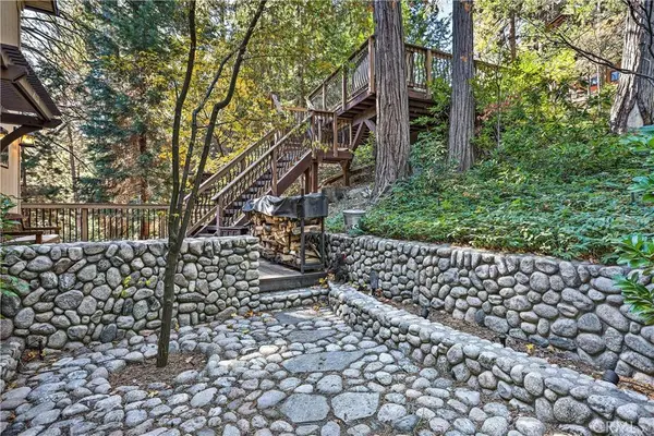26637 Lake Forest DR, Twin Peaks, CA 92391