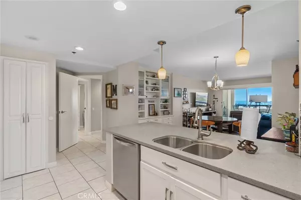 525 E Seaside WAY #905, Long Beach, CA 90802