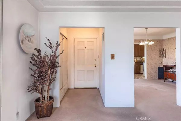 2040 W 82nd ST, Los Angeles, CA 90047