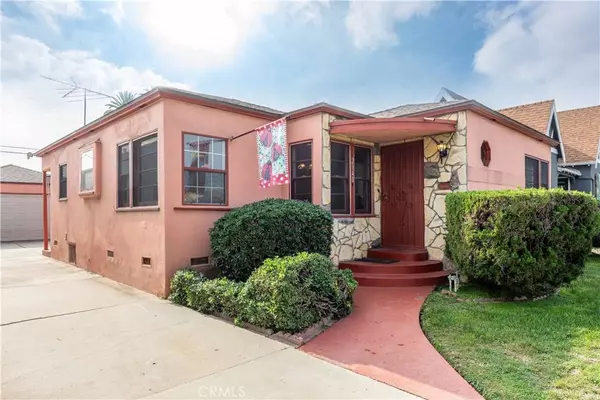 2040 W 82nd ST, Los Angeles, CA 90047