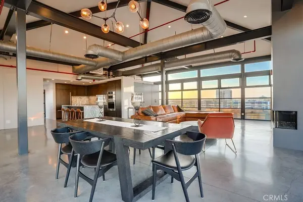 100 W 5th, Penthouse 9B, Long Beach, CA 90802