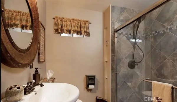 326 Holmes, Sugarloaf, CA 92386