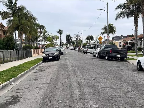 1423 S Poinsettia AVE, Compton, CA 90221