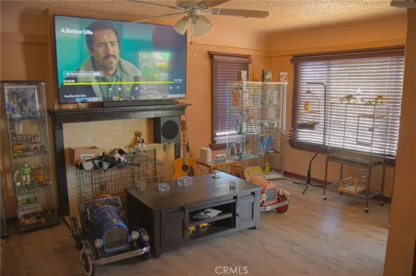 6213 Hood AVE, Huntington Park, CA 90255