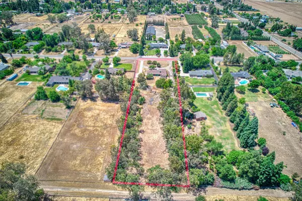 7820 N Fancher RD, Clovis, CA 93619