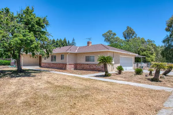 7820 N Fancher RD, Clovis, CA 93619