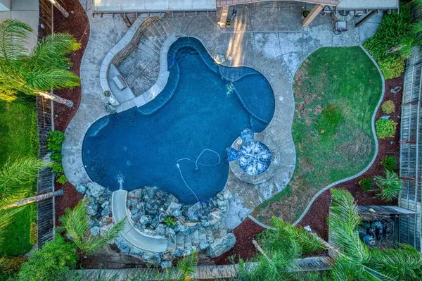 970 N Orangewood AVE, Clovis, CA 93611