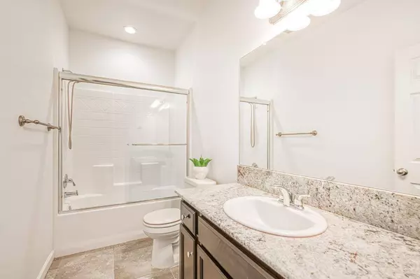 2143 Lombard LN, Clovis, CA 93619