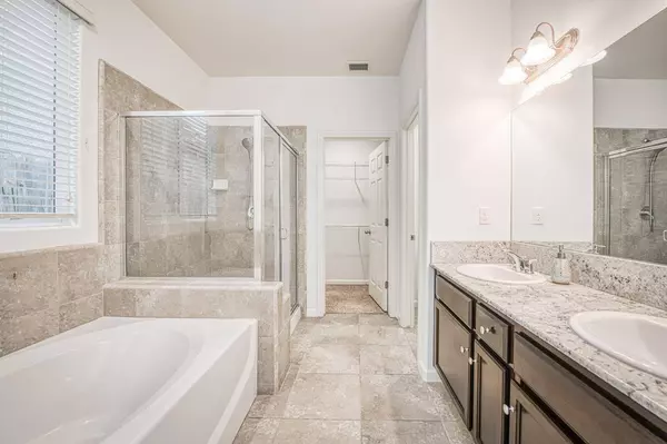 2143 Lombard LN, Clovis, CA 93619