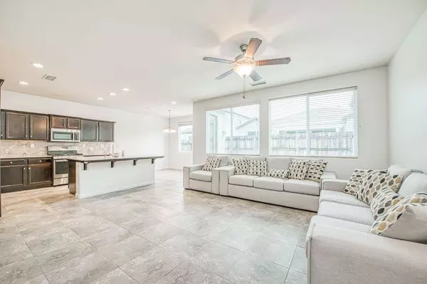 2143 Lombard LN, Clovis, CA 93619