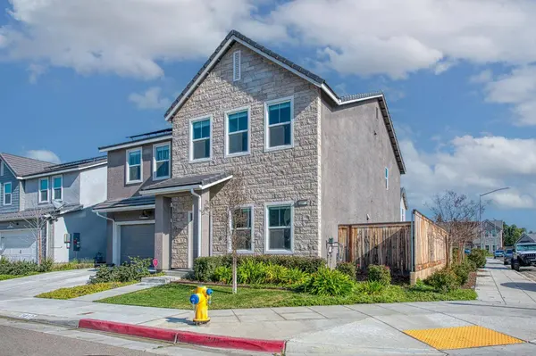1817 N Phillip AVE, Clovis, CA 93619