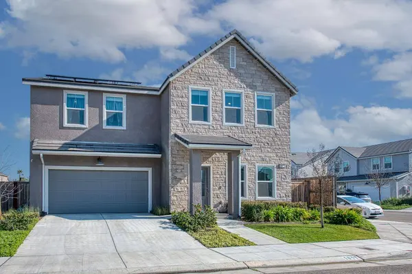 1817 N Phillip AVE, Clovis, CA 93619