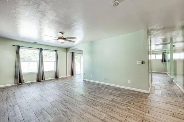 3673 N Denali AVE, Fresno, CA 93727