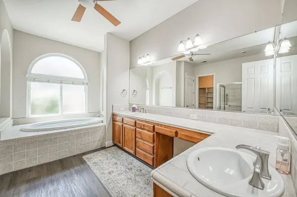 8405 N Paula, Fresno, CA 93720
