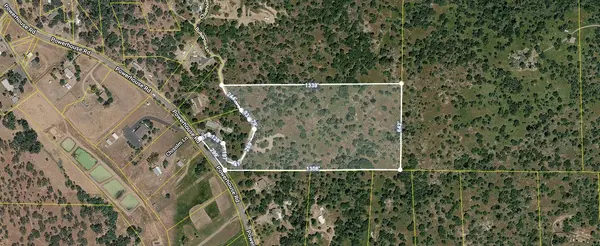 25 Buckaroo LN, Auberry, CA 93602