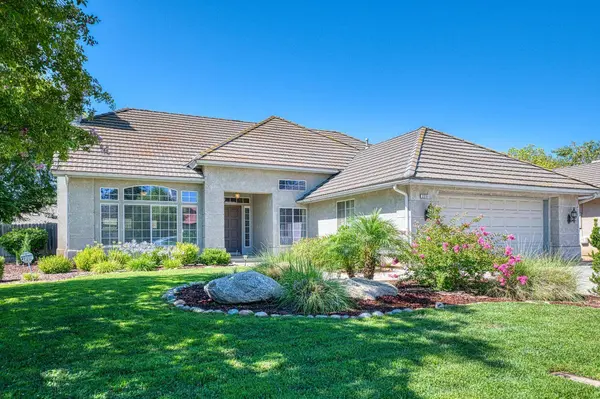 2231 E Pryor DR, Fresno, CA 93720