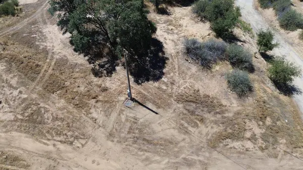 28 Buckaroo LN, Auberry, CA 93602