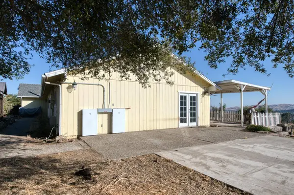 24620 Auberry RD, Clovis, CA 93619