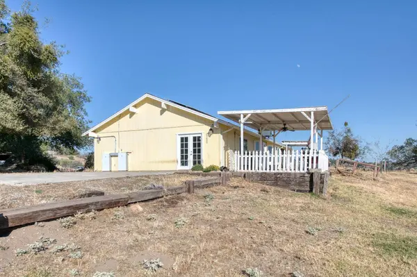 24620 Auberry RD, Clovis, CA 93619