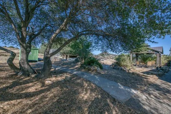 24620 Auberry RD, Clovis, CA 93619