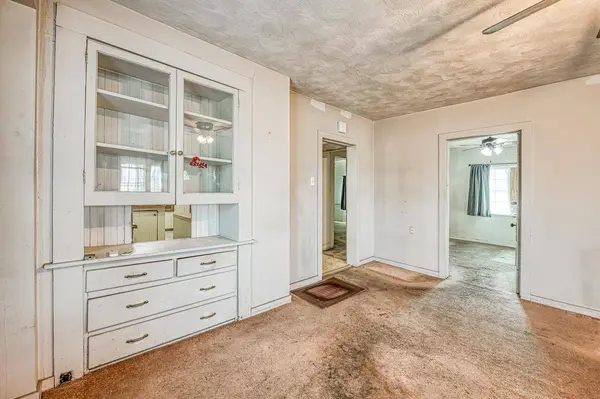 2031 Whitson ST, Selma, CA 93662