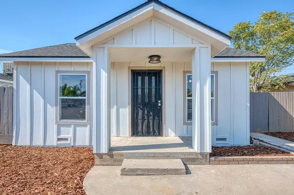 1651 5th ST, Clovis, CA 93611
