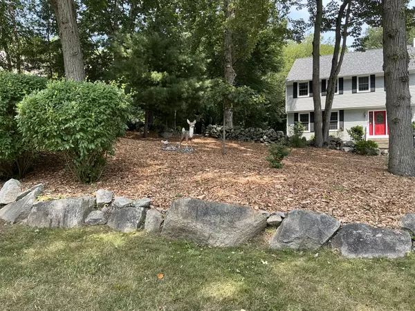 East Greenwich, RI 02818-1552,15 Ezekiel Carre Rd