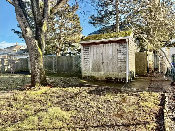 139 Suffolk AVE, Pawtucket, RI 0261