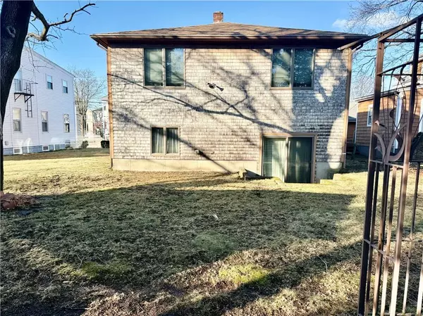 139 Suffolk AVE, Pawtucket, RI 0261