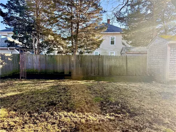 139 Suffolk AVE, Pawtucket, RI 0261