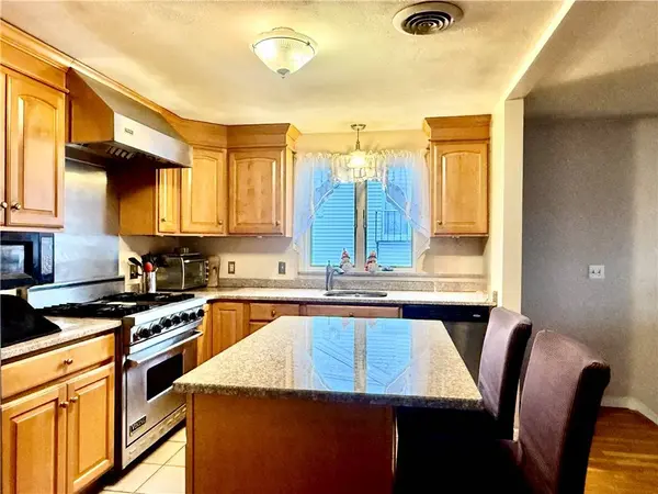 139 Suffolk AVE, Pawtucket, RI 0261