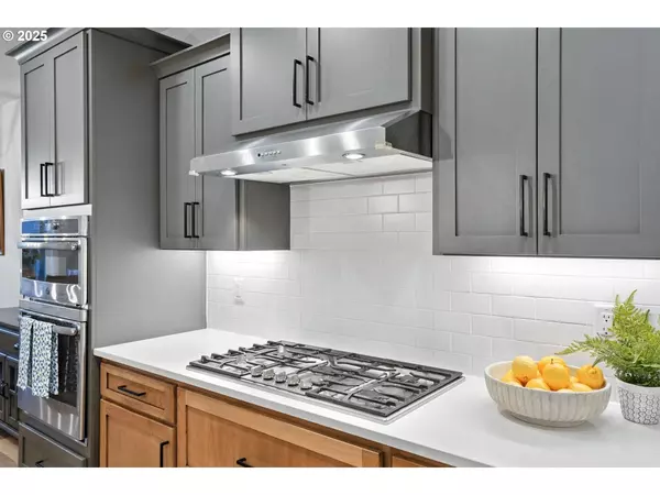 2035 N 3RD WAY, Ridgefield, WA 98642