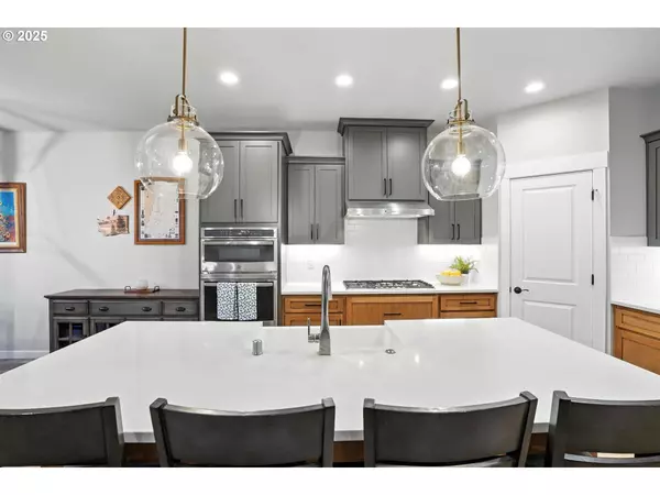 2035 N 3RD WAY, Ridgefield, WA 98642