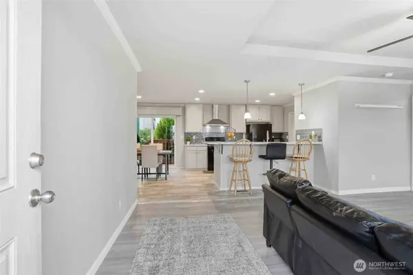 5452 Meeker DR, Kalama, WA 98685