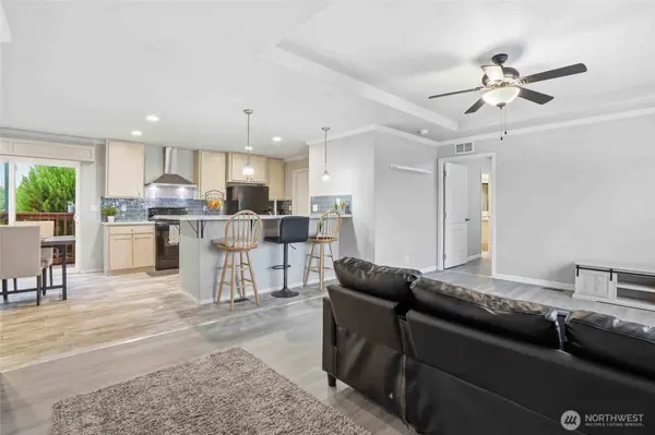 5452 Meeker DR, Kalama, WA 98685