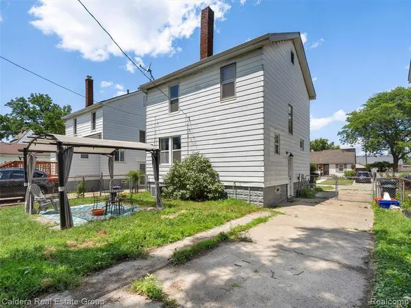 520 E Jarvis Avenue, Hazel Park, MI 48030