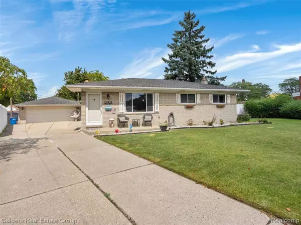 27431 Pleasant Drive, Warren, MI 48088