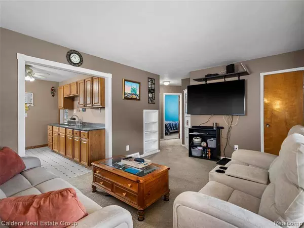 23304 Willard Avenue, Warren, MI 48089