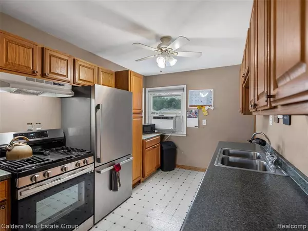 23304 Willard Avenue, Warren, MI 48089