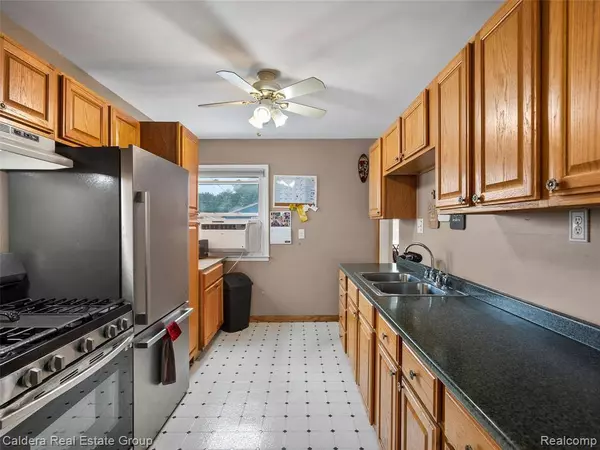 23304 Willard Avenue, Warren, MI 48089