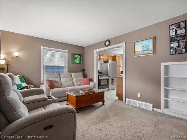 23304 Willard Avenue, Warren, MI 48089