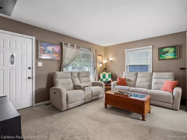 23304 Willard Avenue, Warren, MI 48089