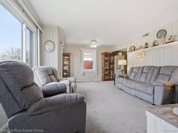 22200 Avon ST, Stclairshorescity_macomb, MI 48082