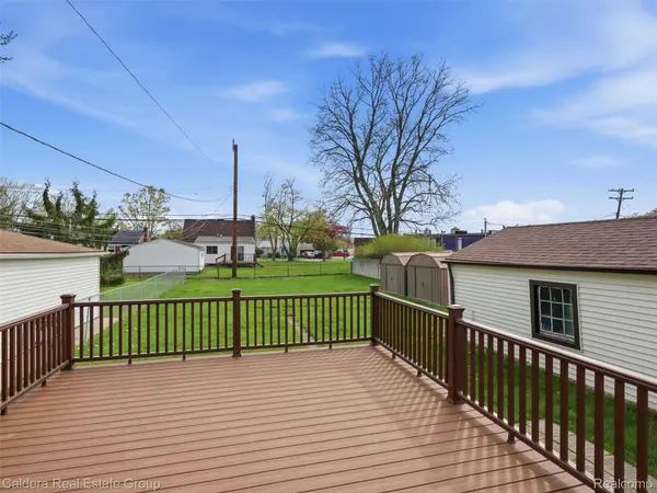 22200 Avon ST, Stclairshorescity_macomb, MI 48082